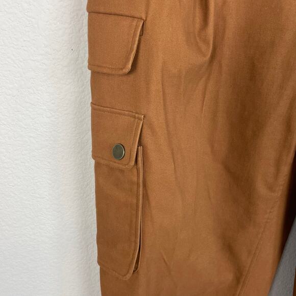 Alice + Olivia Brown Faux Suede Cargo Pants 10 - Picture 5 of 8